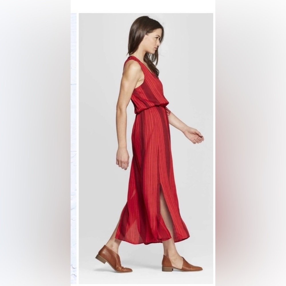 Universal Thread Women’s Large sleeveless Vneck dress red black like new